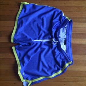NIKE Women's Medium Athletic Shorts